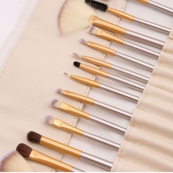 Brand new travel size make up brush set - Picture 14 of 16